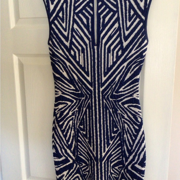 “MILLY” COBALT BLUE AND WHITE JACQUARD DRESS- SIZE MED - Picture 12 of 12